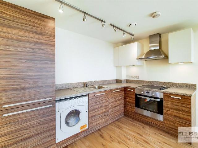 The Green, Southall UB2, 2 bed flat to rent, £1,800 pcm | PrimeLocation