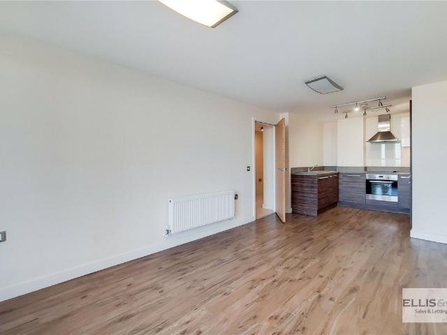 The Green, Southall UB2, 2 bed flat to rent, £1,925 pcm | PrimeLocation
