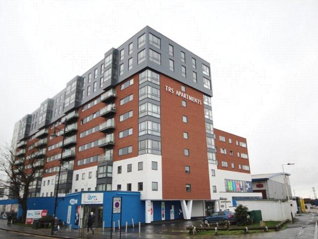 The Green, Southall UB2, 2 bed flat to rent, £1,950 pcm | PrimeLocation