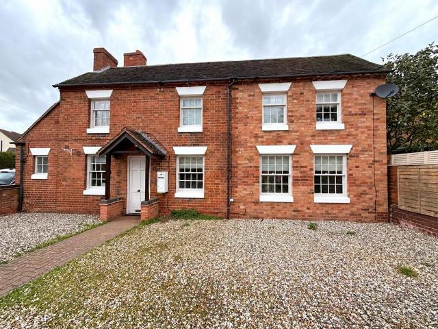The Green, Whittington 3 bed semi detached house to rent £1,550 pcm £358 pw