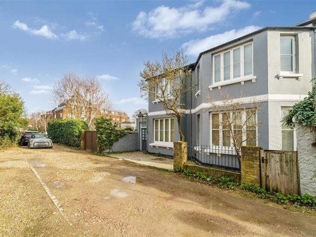 The Green, Wimbledon Village, SW19 5 bed detached house to rent £9,500 pcm £2,192 pw