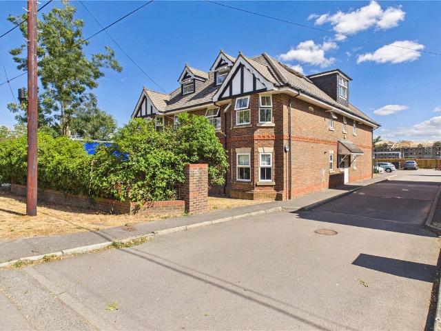 The Green, Theale, Reading, Berkshire RG7, 1 bed flat to rent, £1,100 pcm | PrimeLocation