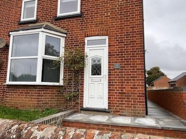 The GreenClophillBedfordshire 2 bed end of terrace house to rent £1,300 pcm £300 pw