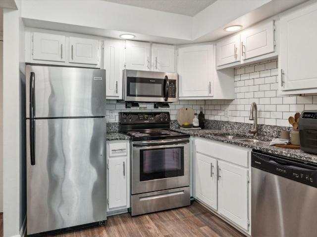 The Grove at Hickory Valley Studio Apartment for Rent at 1521 Hickory Valley Rd, Chattanooga, TN 37421 Woodmore Dalewood