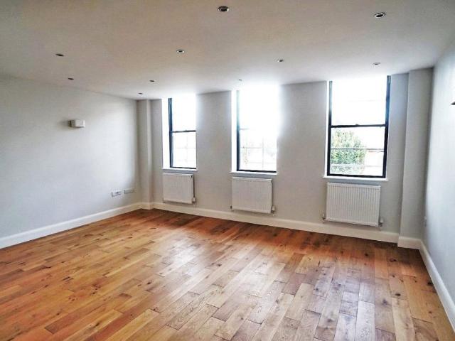 The Grove, Gravesend DA12, 1 bed flat to rent, £1,200 pcm | PrimeLocation