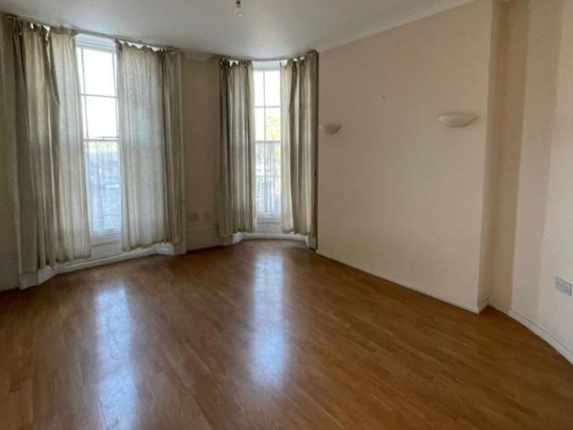The Grove, Gravesend DA12, 2 bed flat to rent, £1,400 pcm | PrimeLocation