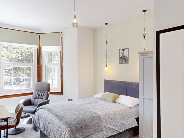 The Grove, Gravesend, Kent DA12, 10 bed terraced house to rent, £650 pcm | PrimeLocation
