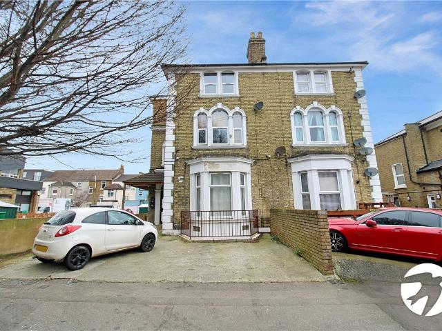 The Grove, Gravesend, Kent DA12, 1 bed flat to rent, £1,100 pcm | PrimeLocation