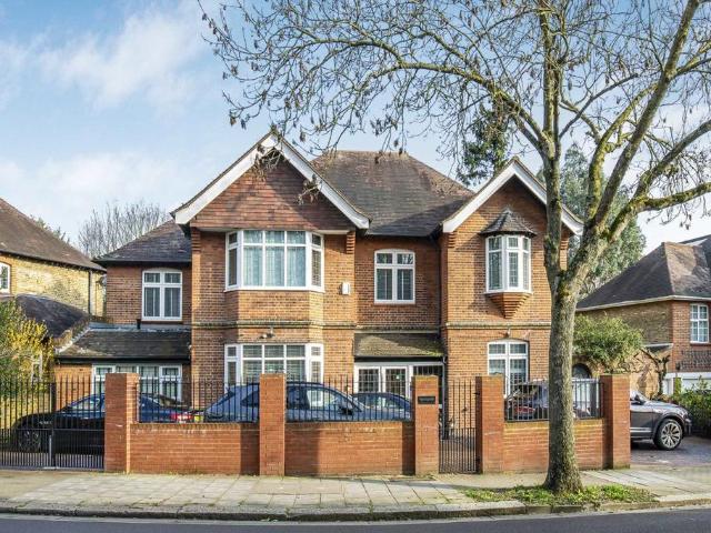 The Grove, Isleworth TW7 5 bed detached house to rent £5,995 pcm £1,383 pw