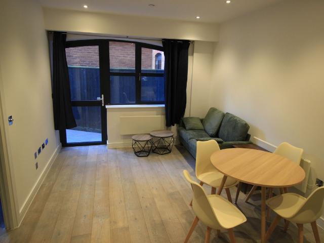 The Grove, Slough SL1, 1 bed flat to rent, £1,250 pcm | PrimeLocation