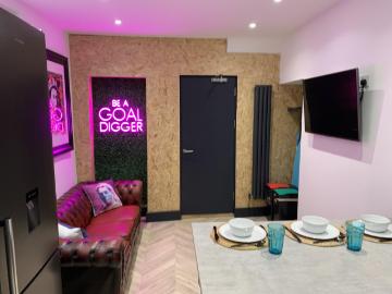 The Grove, Uplands, Swansea SA2 0QT StudentDigz Ltd