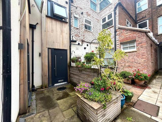 The Downs, Altrincham WA14 1 bed apartment to rent £1,000 pcm £231 pw