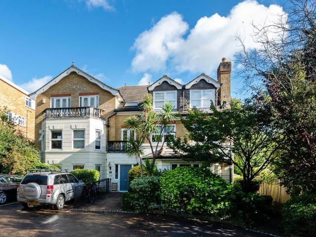 The Downs, Wimbledon, London, SW20 2 bed flat to rent £2,750 pcm £635 pw