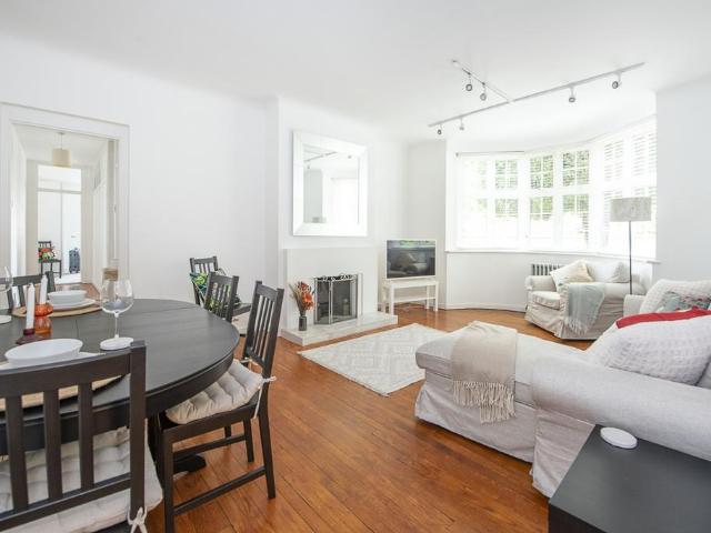 The Downs Wimbledon SW20 3 bed flat to rent £4,008 pcm £925 pw