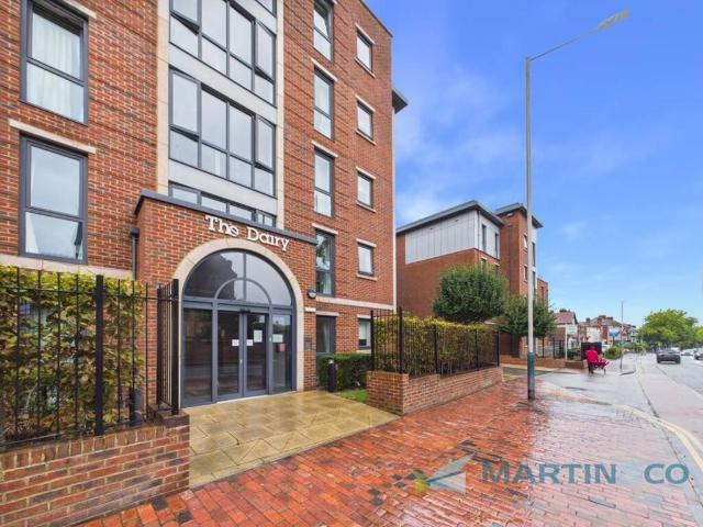 The Dairy, Royal Tunbridge Wells TN4 2 bed apartment to rent £3,800 pcm £877 pw