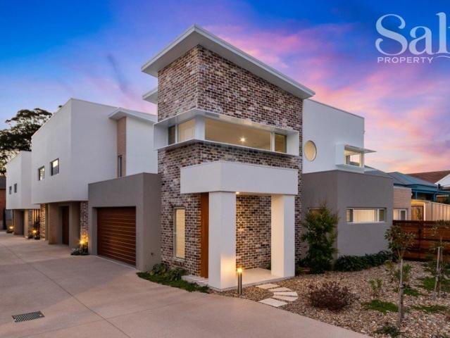 The Developer's own Single level living luxury in blue ribbon location