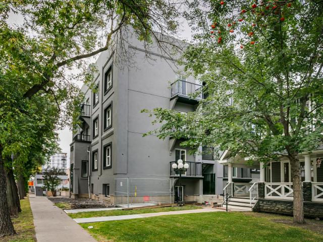 The Dewmas One bedroom suite Condo for Rent
