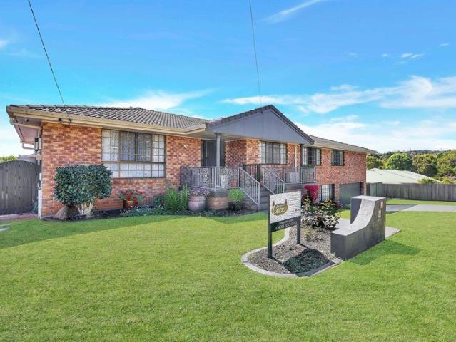 The deck. The pool. The parkland. The generous family spaces. Here's the magic you've been waiting for!