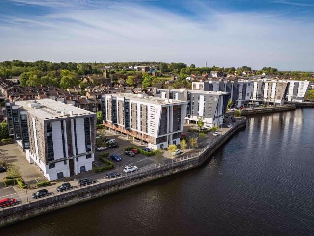 The Decks, Runcorn, WA7 1 bed flat to rent £675 pcm £156 pw