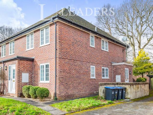 The Dell, RH19 1 bed flat to rent £1,100 pcm £254 pw