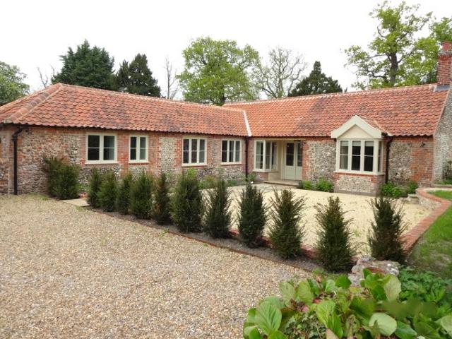 The Den – Charming & Detached House for Rent in Letheringsett
