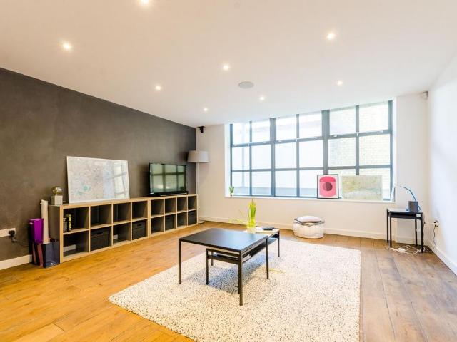 The Denim Factory, Shoreditch. 2 bed flat to rent £4,500 pcm £1,038 pw