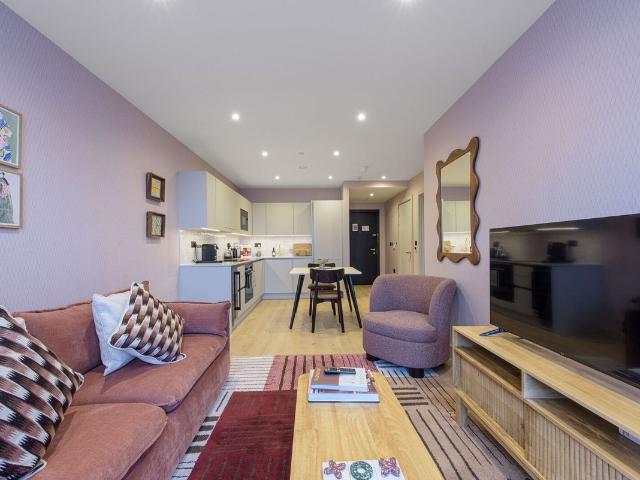 The Draper, Colindale, London NW9, 3 bed flat to rent, £3,400 pcm | PrimeLocation
