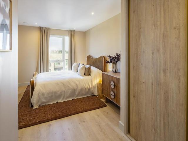 The Draper, 1 East Drive, Colindale. 3 bed flat to rent £3,510 pcm £810 pw