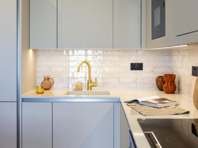 The Draper, 1 East Drive, Colindale. 2 bed flat to rent £2,815 pcm £650 pw