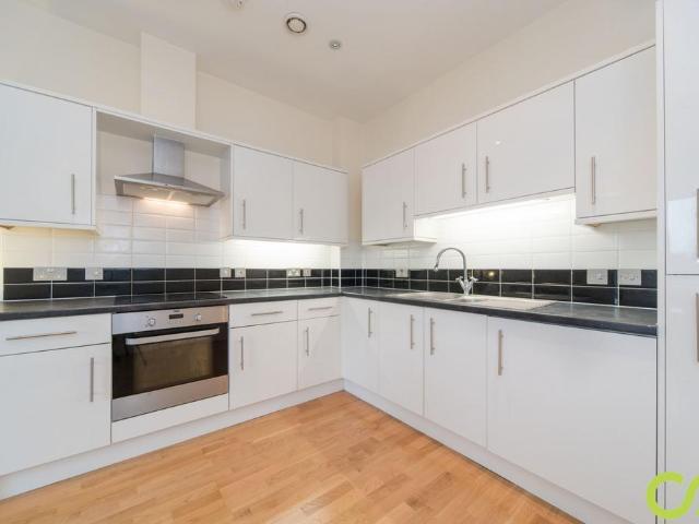 The Drapery, Axminster Road. 1 bed flat to rent £1,800 pcm £415 pw