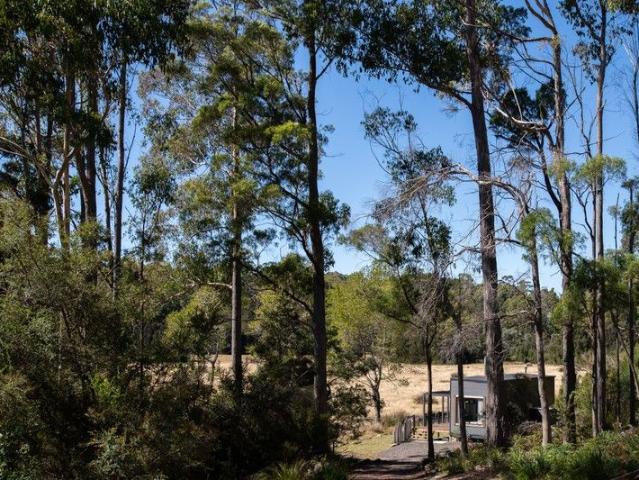 The Dream Lifestyle Australia Comes to Tassie to Find!