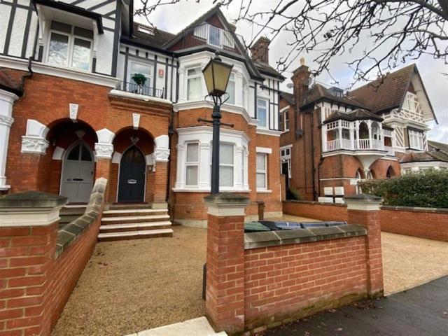The Drive, Chingford E4, 1 bed flat to rent, £1,525 pcm | PrimeLocation