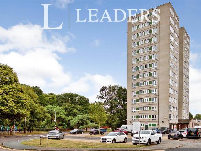 The Drive, Great Warley, Brentwood, CM13 2 bed flat to rent £1,400 pcm £323 pw