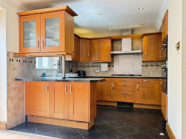 The Drive, Hounslow 4 bed semi detached house to rent £3,100 pcm £715 pw