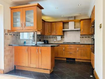 The Drive, Hounslow 4 bed semi detached house to rent £3,350 pcm £773 pw