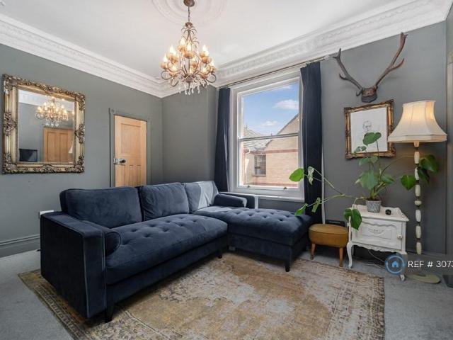 The Drive, Hove, BN3 2 bed flat to rent £1,800 pcm £415 pw