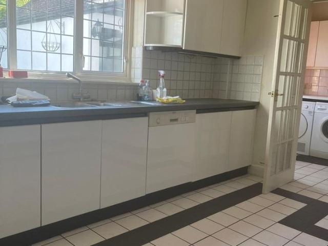 The Drive, Harrow HA2 5 bed terraced house to rent £3,750 pcm £865 pw