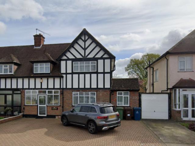 The Drive, Harrow HA2 5 bed semi detached house to rent £3,800 pcm £877 pw