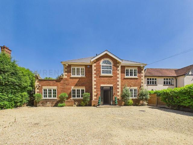 The Drive, Ickenham, UB10 6 bed detached house to rent £6,995 pcm £1,614 pw