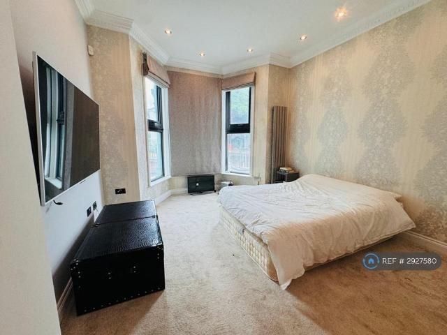 The Drive, Ilford, IG1 1 bed end of terrace house to rent £1,600 pcm £369 pw