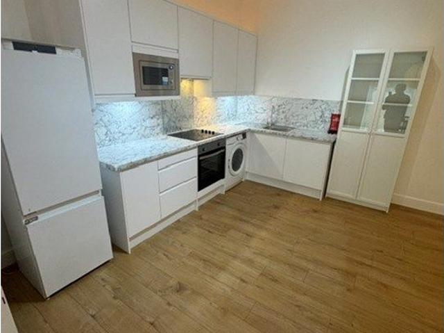The Drive, Ilford IG1, 2 bed flat to rent, £1,800 pcm | PrimeLocation