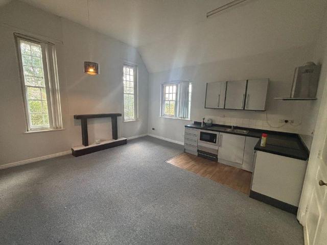 The Drive, LE8 5PB 1 bed apartment to rent £750 pcm £173 pw