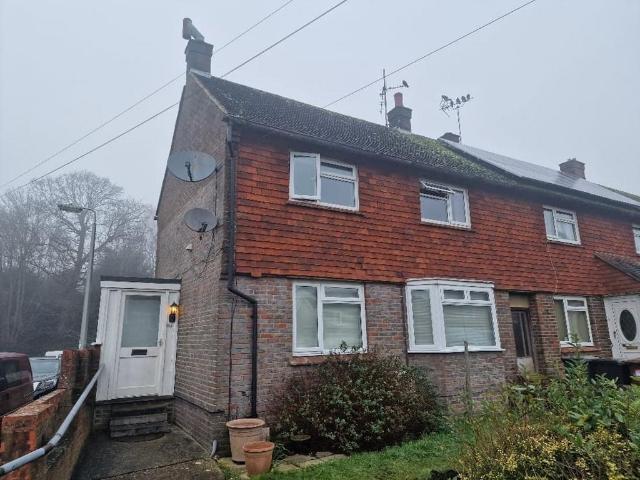 The Drive, Uckfield, TN22 2 bed terraced house to rent £1,395 pcm £322 pw