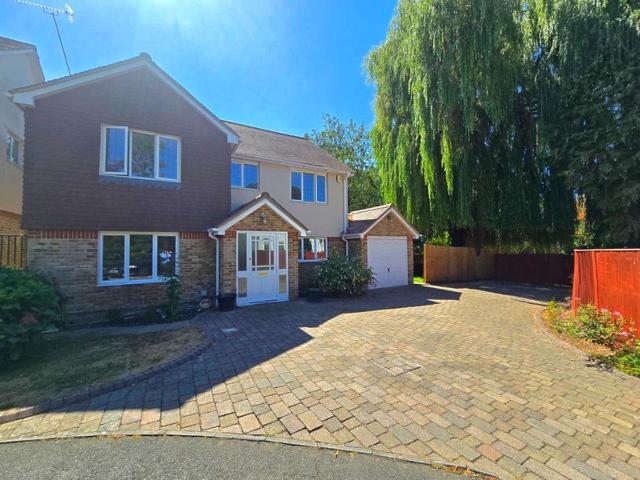 The Drive, Uxbridge, 8 UB10, 4 bed detached house to rent, £4,250 pcm | PrimeLocation