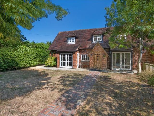 The Drove, Chestfield, Whitstable. 4 bed detached house to rent £3,900 pcm £900 pw