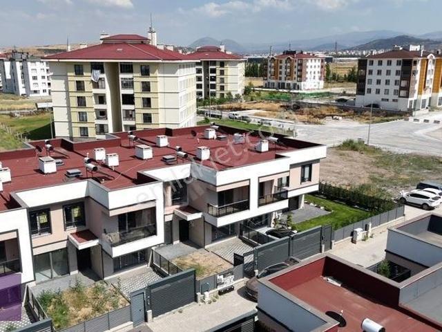The Duru Team Geleceğin Mimarisi Bugün Sizlerle 3,5+1 Villa !