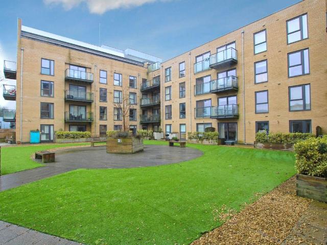 The Embankment, Nash Mills Wharf HP3, 2 bed flat to rent, £1,500 pcm | PrimeLocation