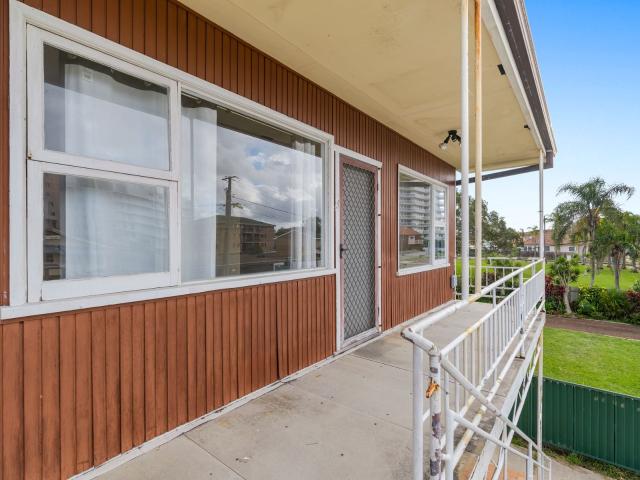 The Entrance, 3/33 Dening Street