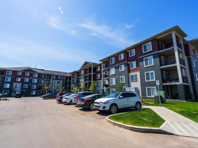 The Edge Living Evolution III 2 Bed + 2 Bath + Den Apartment for Rent
