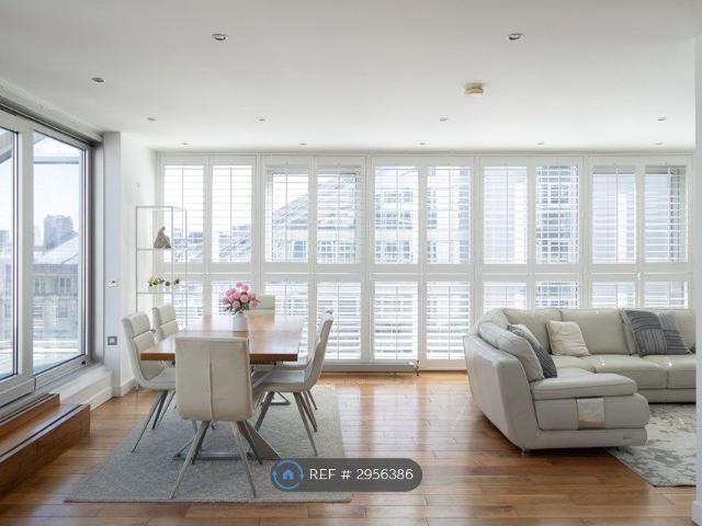 The Edge, Salford M3, 2 bed flat to rent, £2,500 pcm | PrimeLocation